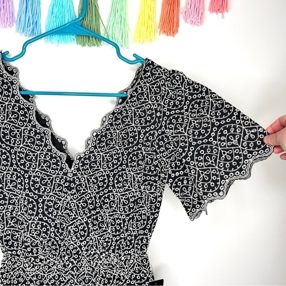 Express Boho Western Embroidered Eyelet Scallop Short Sleeve Romper Size XS - Picture 2 of 16